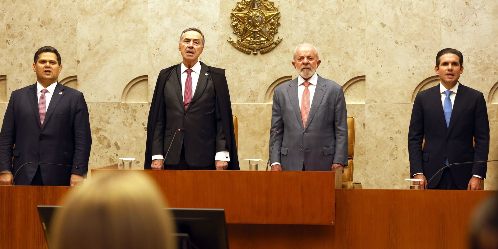 barroso:-tres-poderes-estao-unidos-pelos-principios-da-constituicao