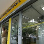 bb-tem-lucro-de-r$-7,3-bi-de-janeiro-a-marco,-em-queda-de-20,7%