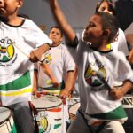 olodum-leva-escola-para-a-pequena-africa,-no-rio-de-janeiro