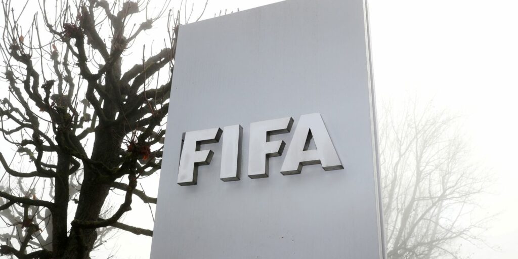 novo-codigo-disciplinar-da-fifa-endurece-punicoes-em-casos-de-racismo