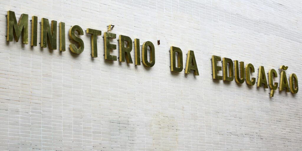 mec-libera-acumulo-de-beneficios-para-estudantes-de-graduacao