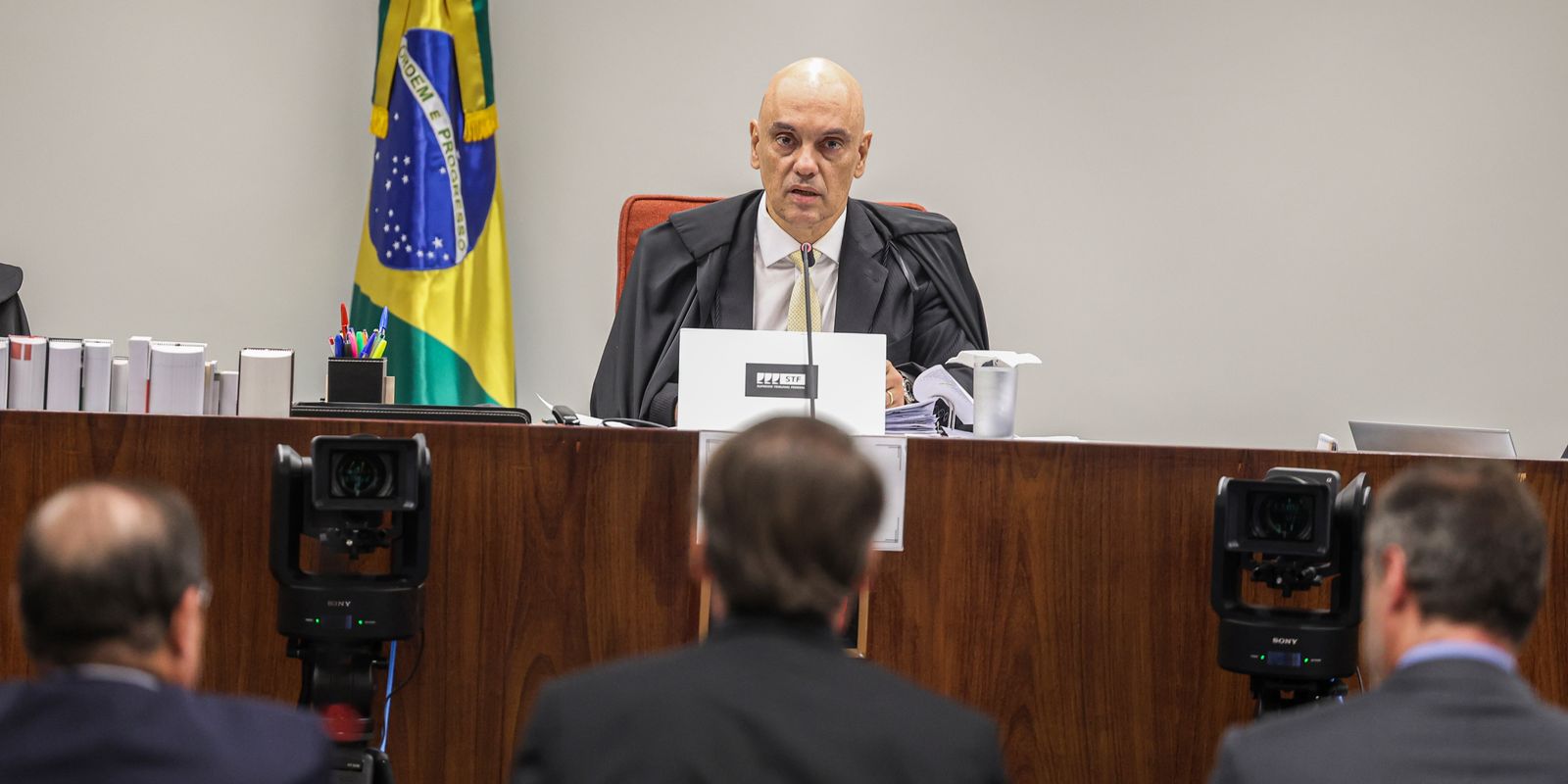 bolsonaro-diz-que-nao-recebeu-voz-de-prisao-de-freire-gomes