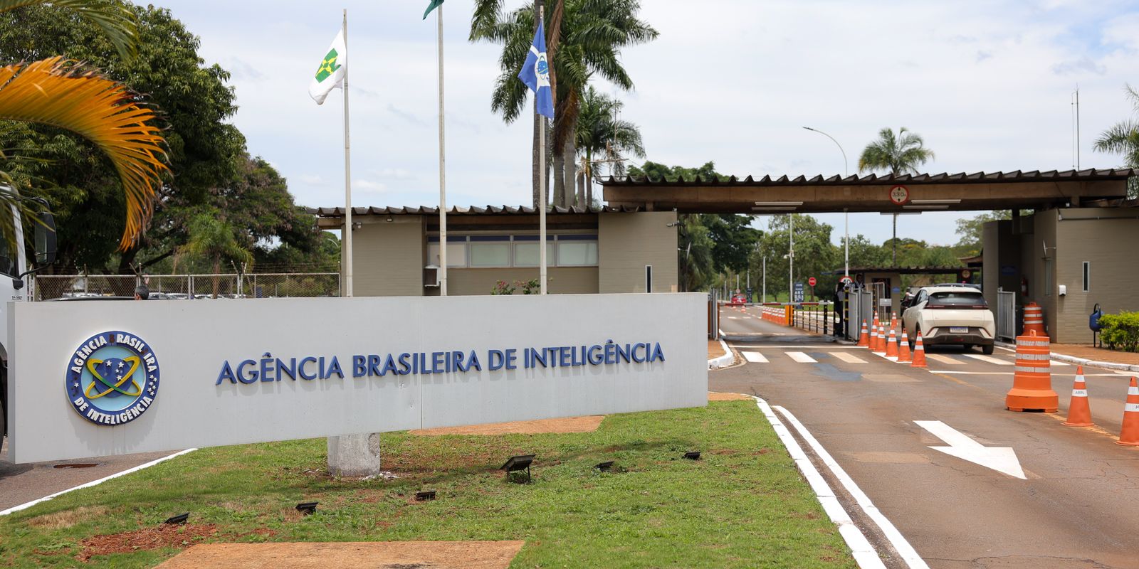 pf-indicia-carlos-bolsonaro-e-ramagem-no-inquerito-da-“abin-paralela”