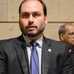 pf-diz-que-bolsonaro-e-carlos-integravam-organizacao-criminosa-na-abin
