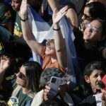 marcha-para-jesus-mantem-tom-politico-com-milhares-de-pessoas-em-sp