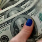 dolar-cai-para-r$-5,42-e-fecha-no-menor-valor-desde-19-de-agosto