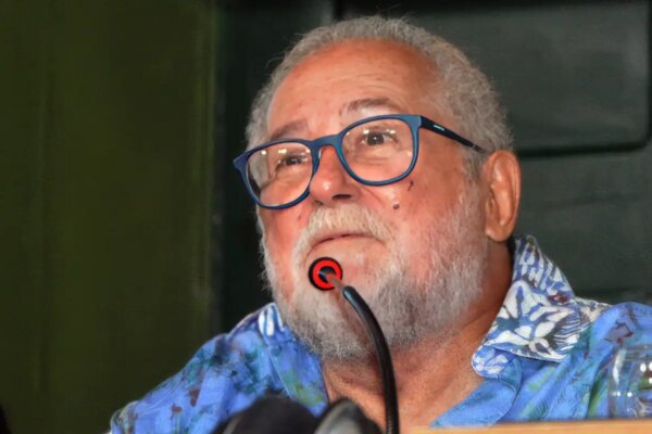 doutor-capinan:-o-letrista-inventivo-da-mpb-vai-ganhar-o-honoris-causa