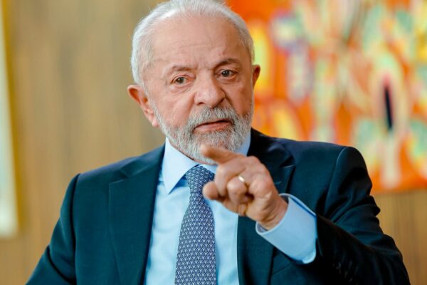 o-brasil-negociara-como-pais-soberano,-diz-lula-no-new-york-times