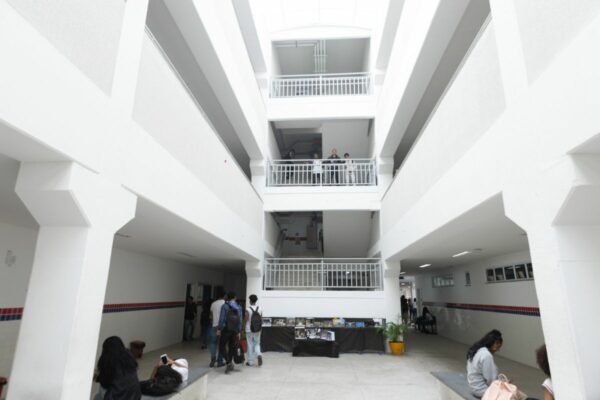escola-em-tempo-integral-deve-ter-jornada-minima-de-35-horas-semanais