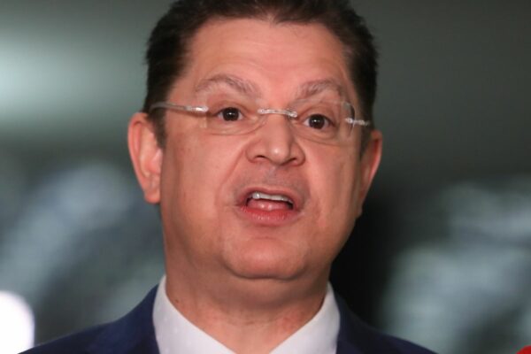 oposicao-ocupa-plenarios-por-anistia-a-8/01-e-impeachment-de-moraes
