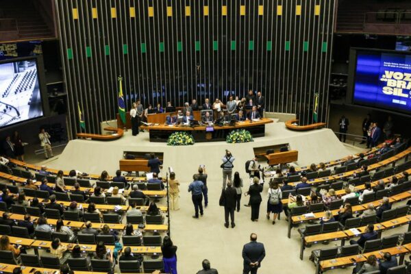 congresso-nacional-homenageia-os-90-anos-da-voz-do-brasil