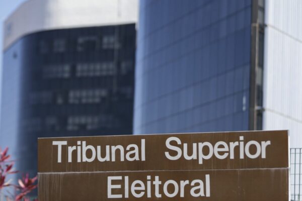tse-empossa-dois-ministros-indicados-por-lula