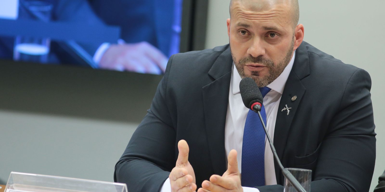 moraes-autoriza-daniel-silveira-a-fazer-tratamento-fora-da-prisao