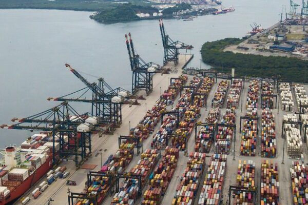 tarifaco-sobre-parte-de-exportacoes-brasileiras-entra-em-vigor-hoje