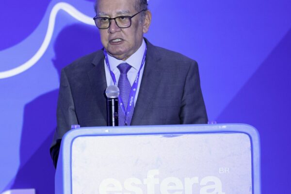 “nenhum-desconforto”,-diz-mendes-sobre-prisao-domiciliar-de-bolsonaro