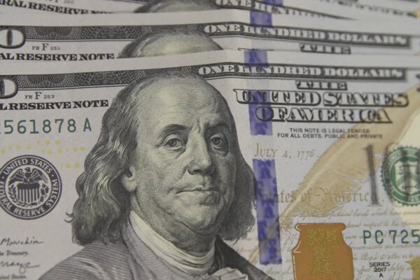 dolar-cai-para-r$-5,42-e-atinge-menor-valor-em-mais-de-um-mes