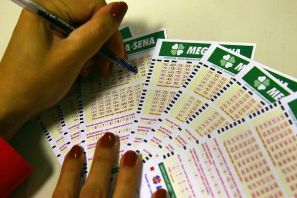 mega-sena-nao-tem-ganhadores-e-premio-acumulado-vai-para-r$-9-milhoes