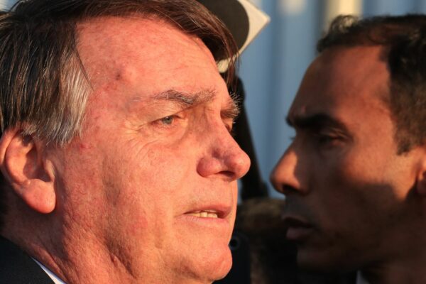 moraes-autoriza-bolsonaro-a-receber-visita-de-medicos-particulares