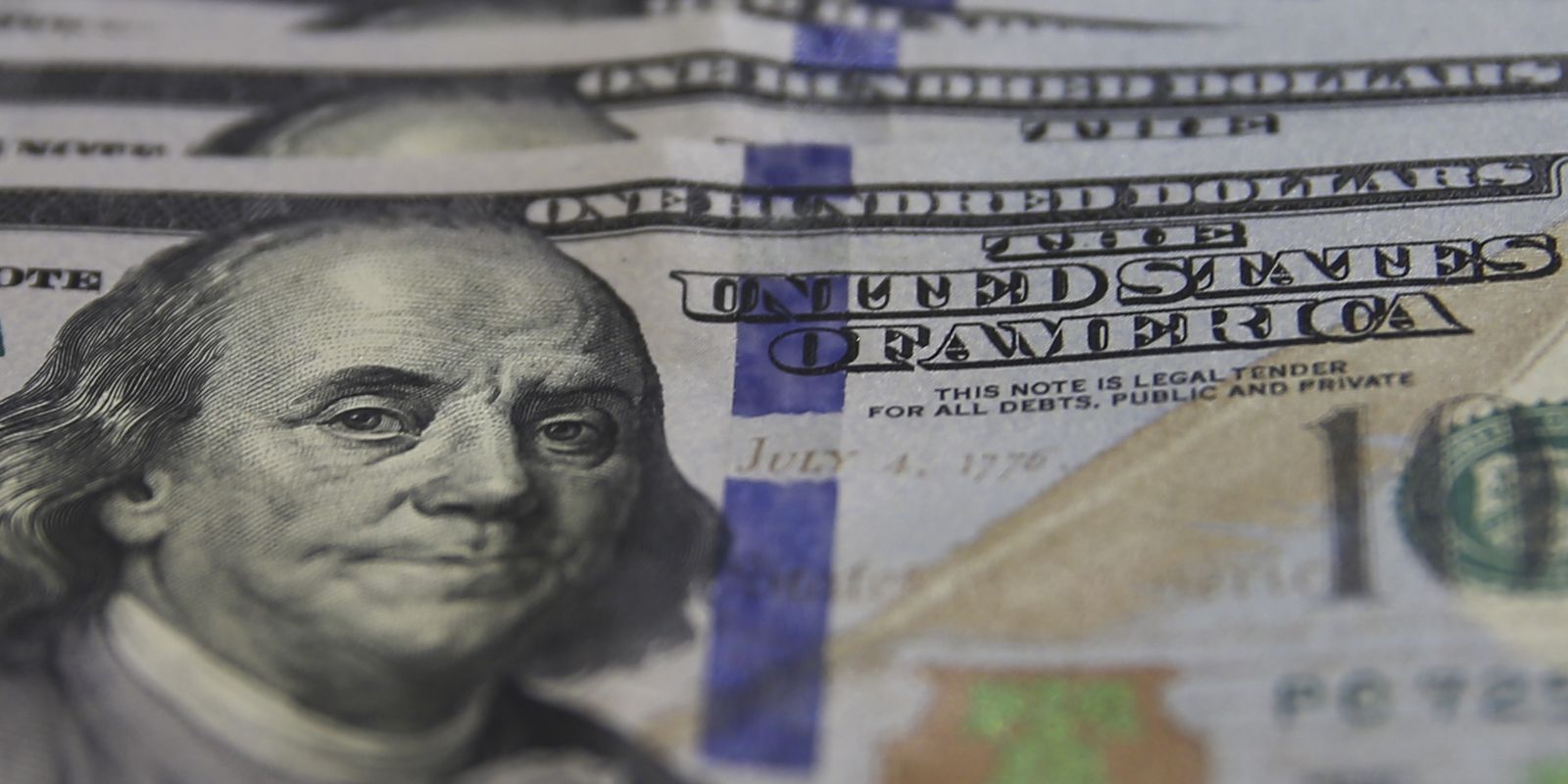 dolar-cai-para-r$-5,38-e-fecha-no-menor-valor-em-mais-de-um-ano