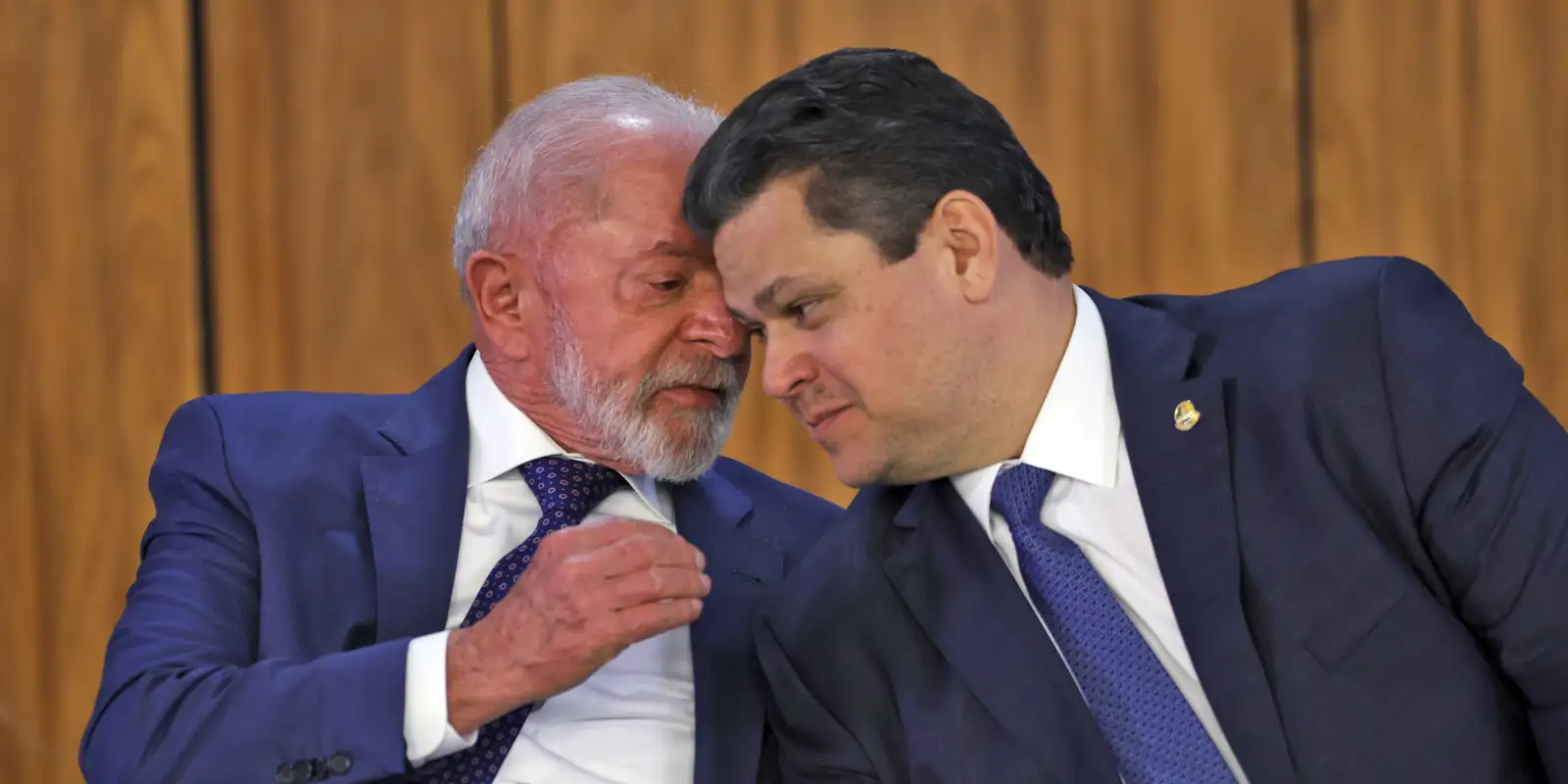 a-bola-esta-com-o-congresso,-diz-lula-sobre-pacote-contra-tarifaco