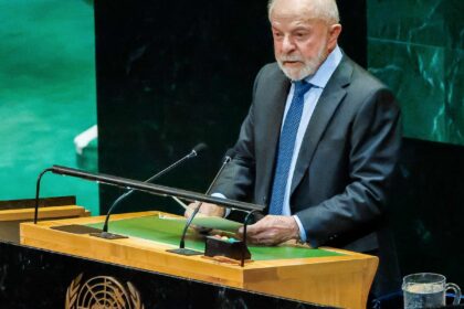 lula-diz-que-manifestacoes-sao-“espetaculo-da-democracia” 