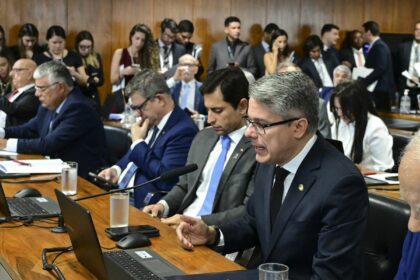 ccj-do-senado-rejeita-pec-da-blindagem-por-unanimidade