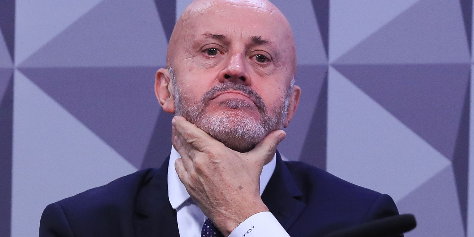 “careca-do-inss”-promete-entregar-a-pf-documentos-que-provam-inocencia