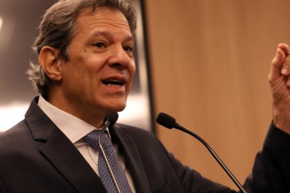 haddad:-atrelar-votacao-da-isencao-do-ir-a-da-anistia-e-loucura