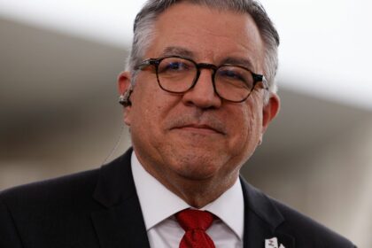 por-video,-padilha-critica-negacionismo-em-evento-nos-estados-unidos