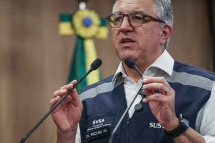 padilha-determina-notificacao-de-suspeitas-de-intoxicacao-por-metanol