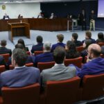 stf-retoma-julgamento-de-bolsonaro-apos-pausa;-defesas-serao-ouvidas
