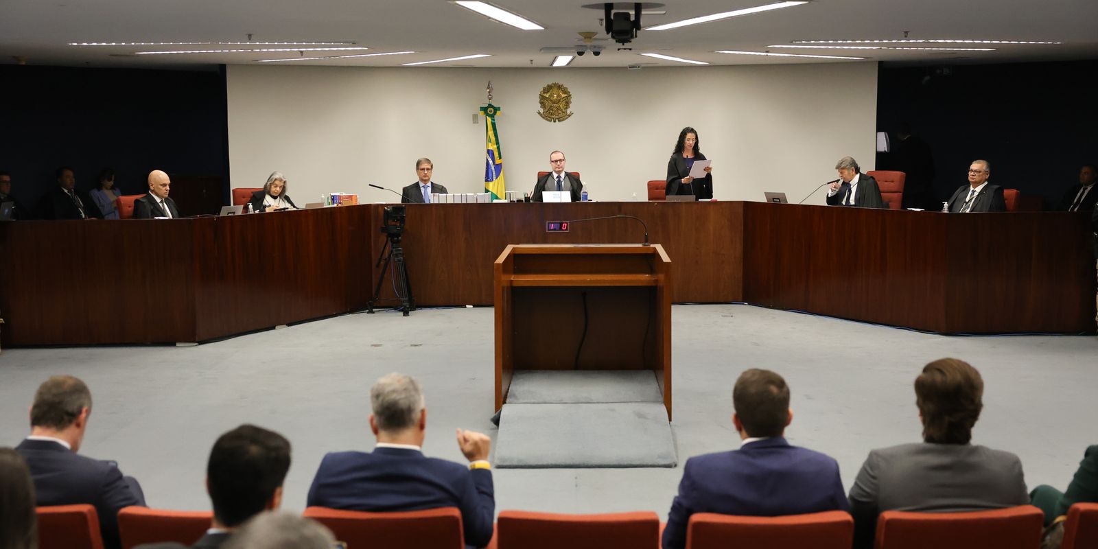 stf-retoma-julgamento-de-bolsonaro;-carmen-lucia-vota