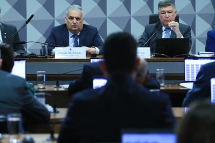 cpmi-do-inss-aprova-convocacao-de-parentes-e-socios-de-investigados