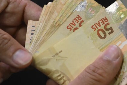 copom-mantem-taxa-basica-de-juros-em-15%-ao-ano