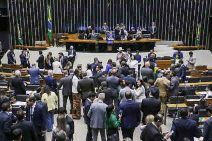 camara-aprova-urgencia-para-projeto-de-anistia-a-golpistas