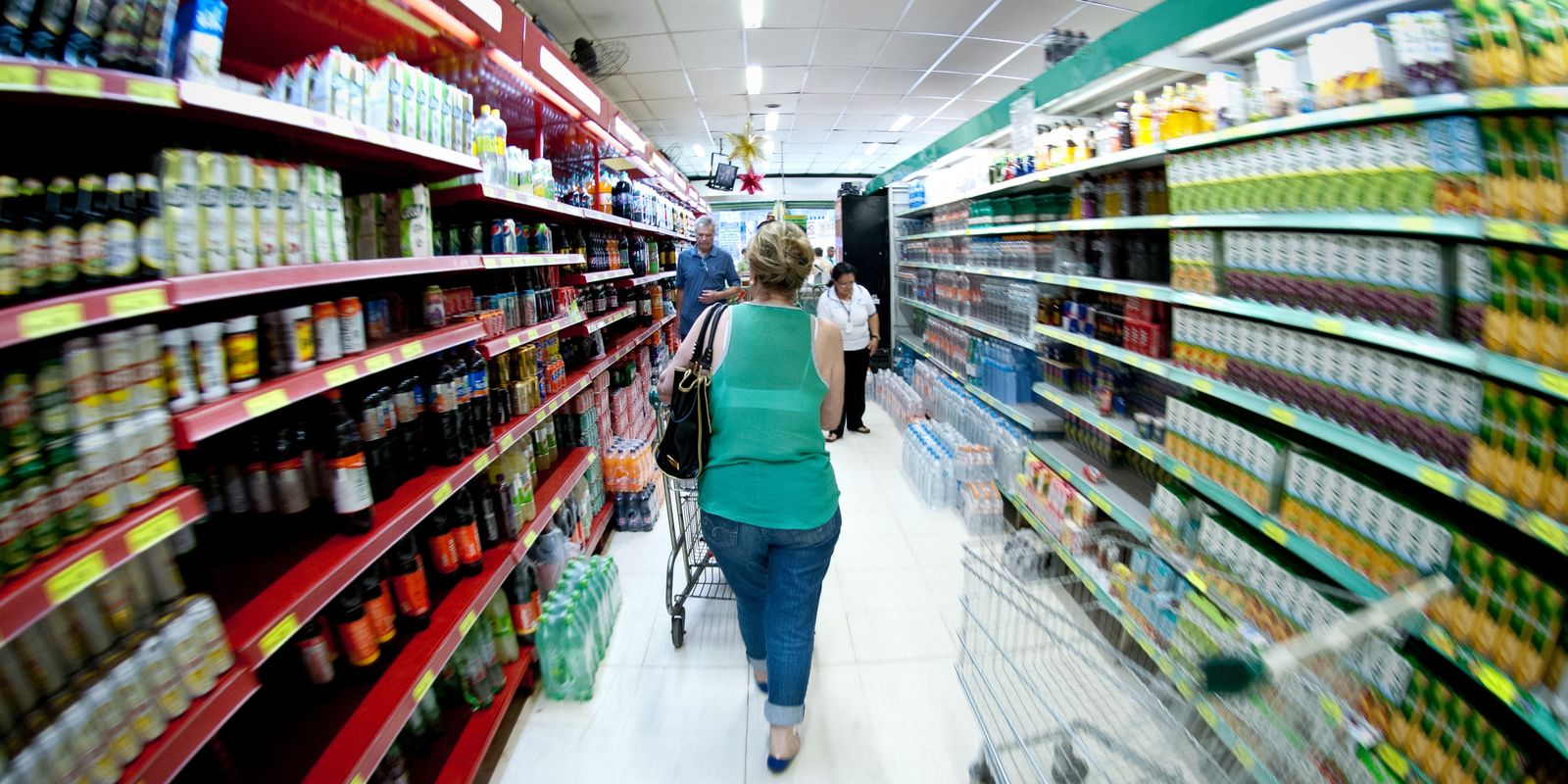 sp:-cesta-basica-tem-queda-puxada-por-melhora-no-valor-de-proteinas