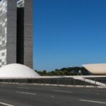 hugo-motta-confirma-para-hoje-votacao-de-isencao-do-imposto-de-renda