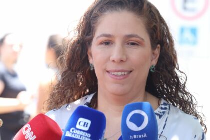 ministra-esther-dweck-aposta-em-queda-da-abstencao-no-cnu