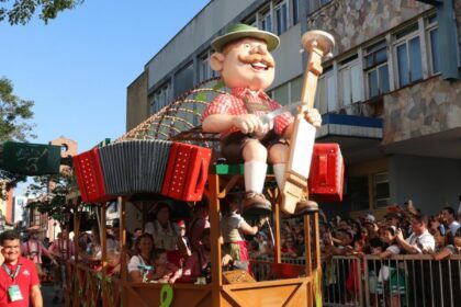 40o-edicao-da-oktoberfest-comeca-hoje-em-blumenau-(sc)