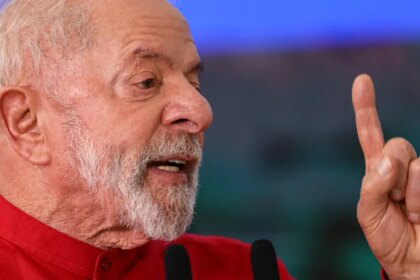 lula-defende-que-jovens-conhecam-o-brasil-para-soberania