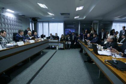 dino-autoriza-silencio-de-presidente-de-sindicato-na-cpmi-do-inss