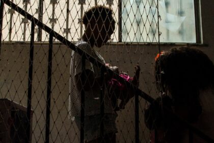 tempo-de-permanencia-de-criancas-e-jovens-em-abrigos-no-rio-cai
