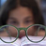 projeto-recicla-plastico-para-criar-oculos-para-criancas-no-rj