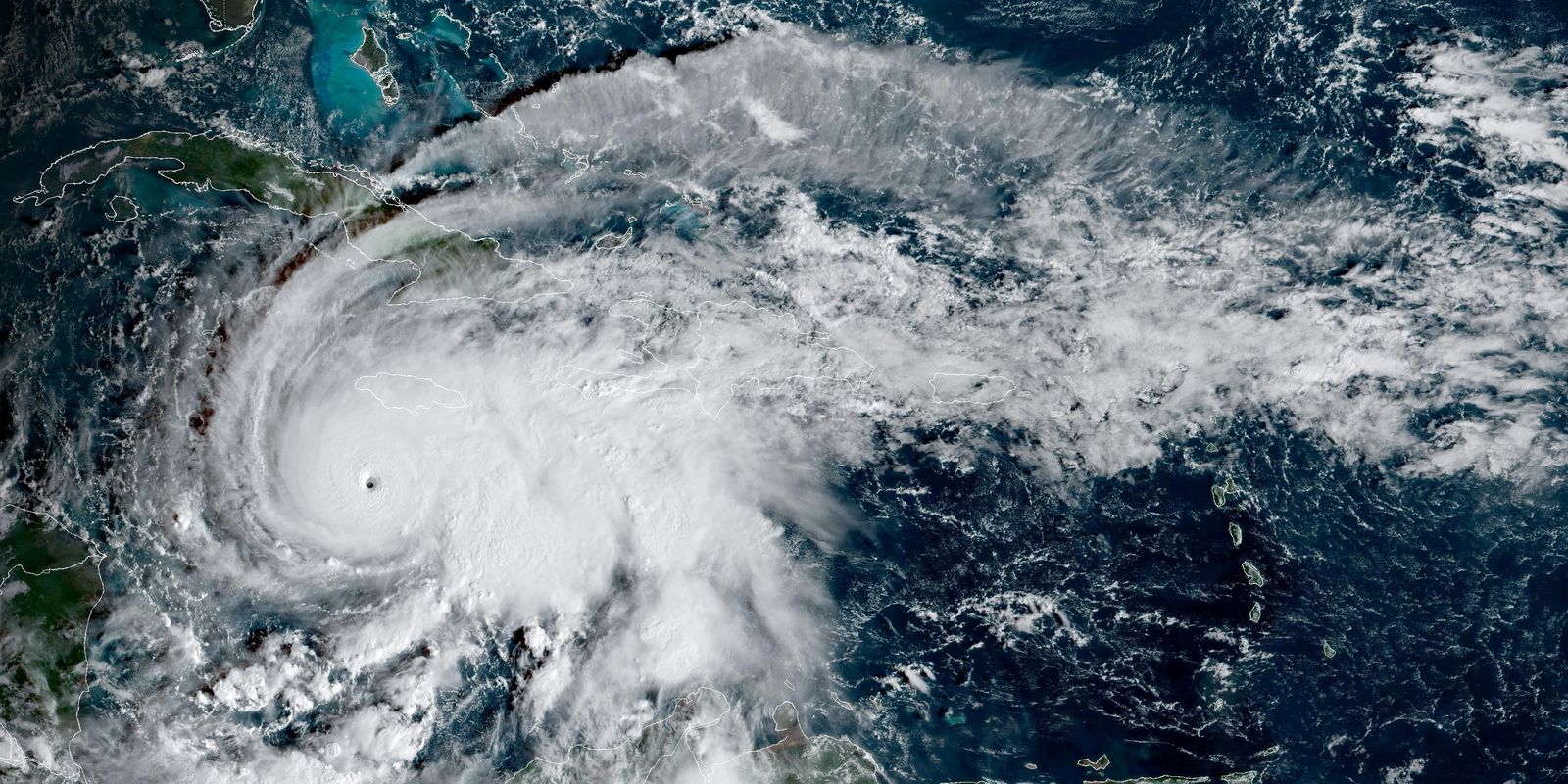 furacao-melissa-perde-forca,-mas-ventos-ainda-sao-catastroficos