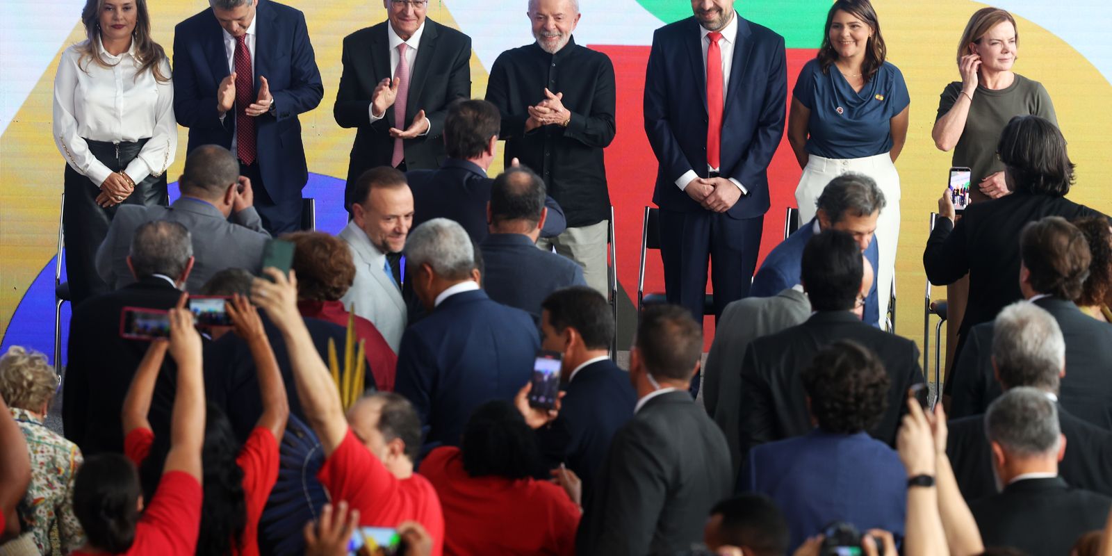 “cabeca-do-crime-organizado-nao-esta-no-barraco-da-favela”,-diz-boulos