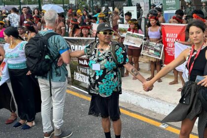povo-munduruku-protesta-na-cop30-contra-uso-da-floresta-como-negocio