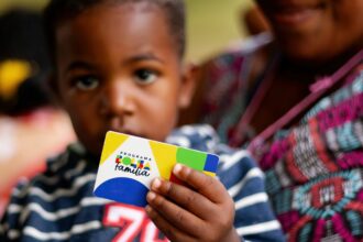 caixa-paga-bolsa-familia-a-beneficiarios-com-nis-de-final-2