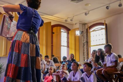novas-tecnologias-impactam-habito-de-contacao-de-historias