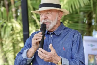 lula-vai-a-sp-para-tirar-excesso-de-pele-na-cabeca-e-tratar-tendinite