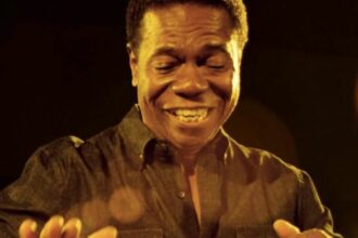 percussionista-paulinho-da-costa-entra-para-calcada-da-fama